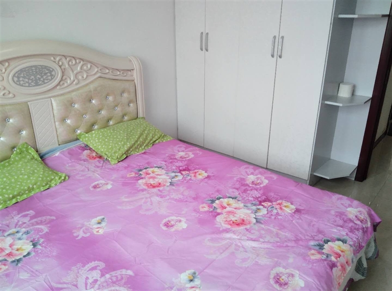 家庭旅館日租房，在小區(qū)，安全，私密