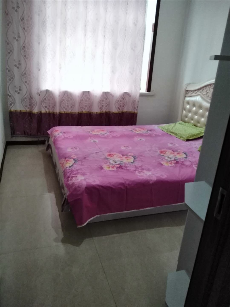 家庭旅館日租房，在小區(qū)，安全，私密