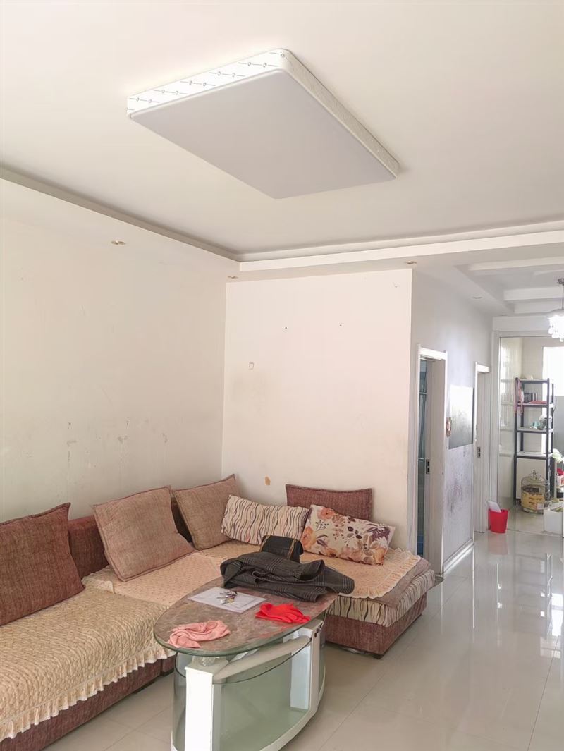 出租學(xué)府華庭六樓非頂 64 平簡(jiǎn)裝二室拎包入住