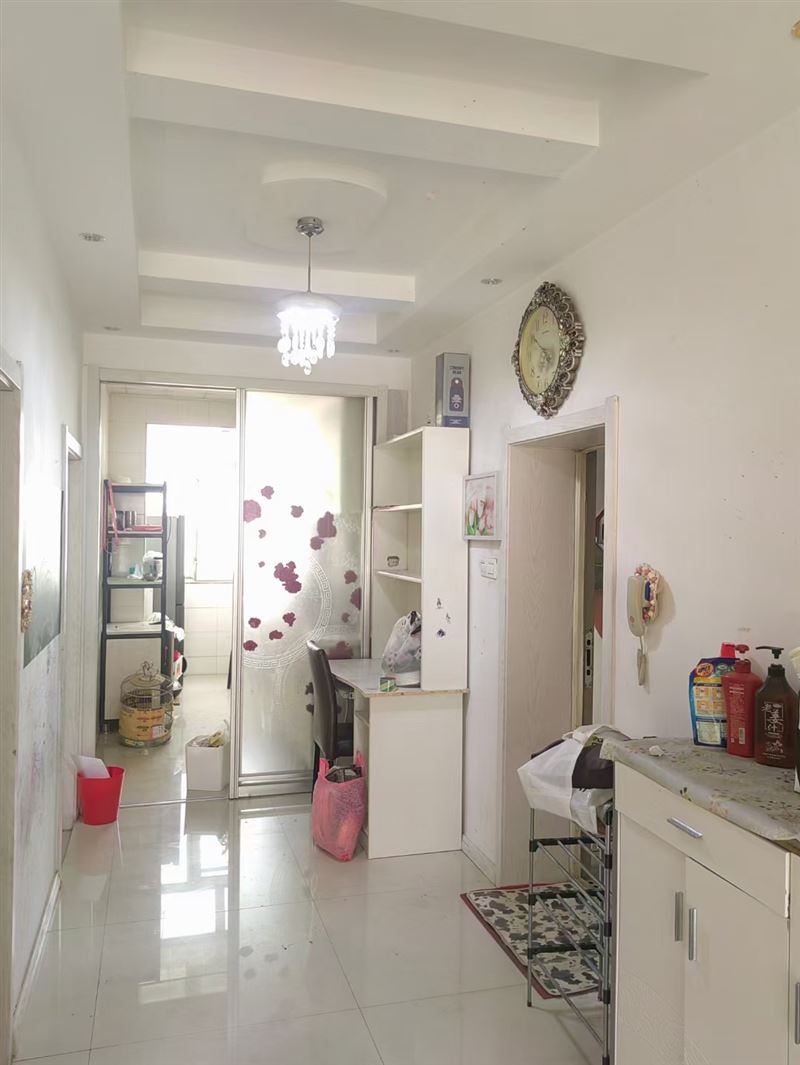 出租學(xué)府華庭六樓非頂 64 平簡(jiǎn)裝二室拎包入住