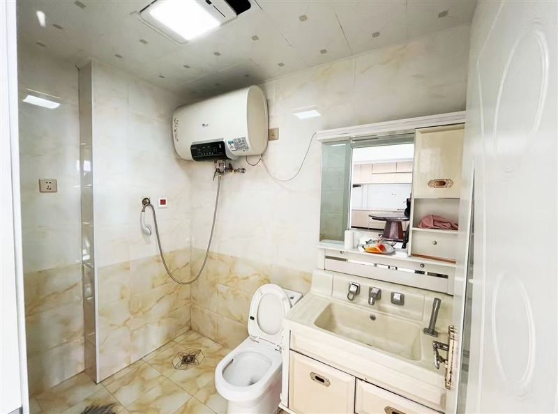 出售幸福里電梯房