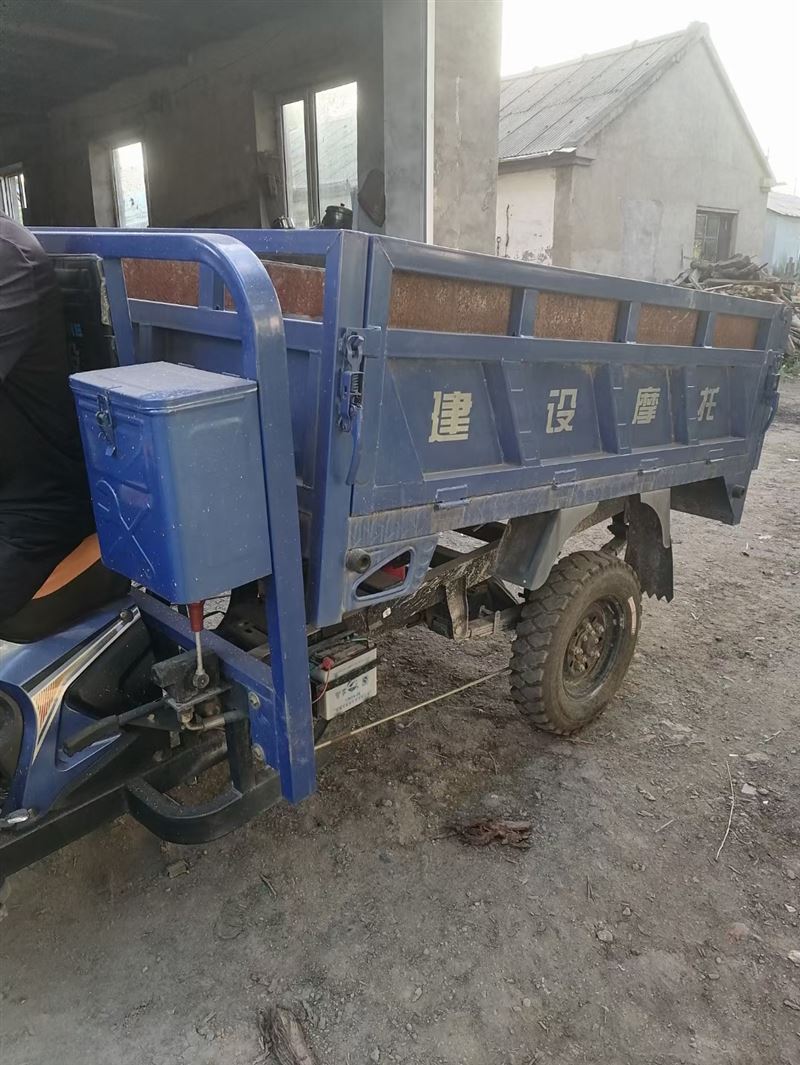 出售翻斗三輪車六千，沒出過力