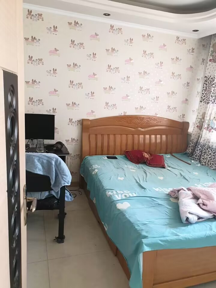 七星花園A區(qū)4層86平好房出售