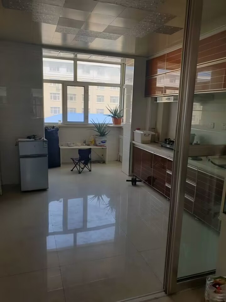 七星花園A區(qū)4層86平好房出售