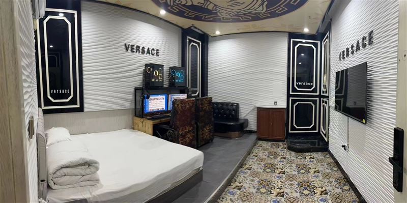 電競公寓到期賣游戲電腦