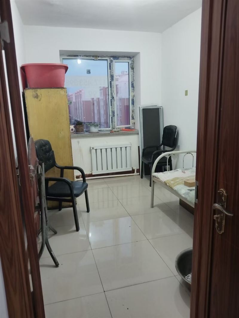 距離新一中最近的房子