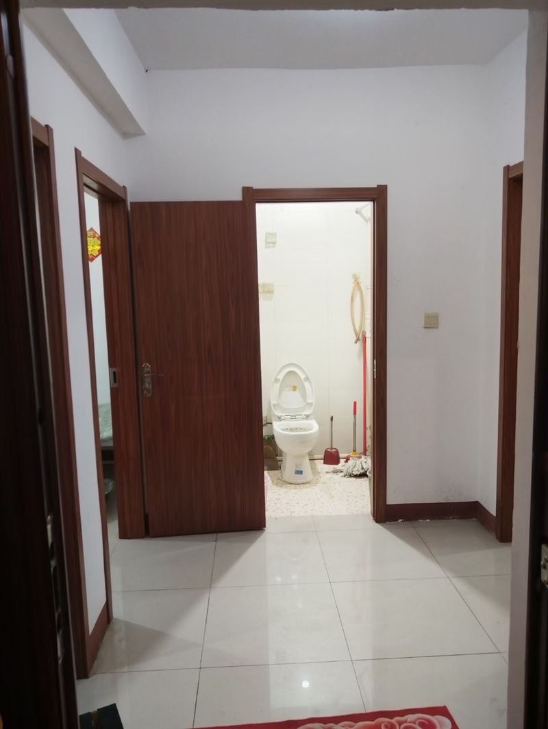 距離新一中最近的房子