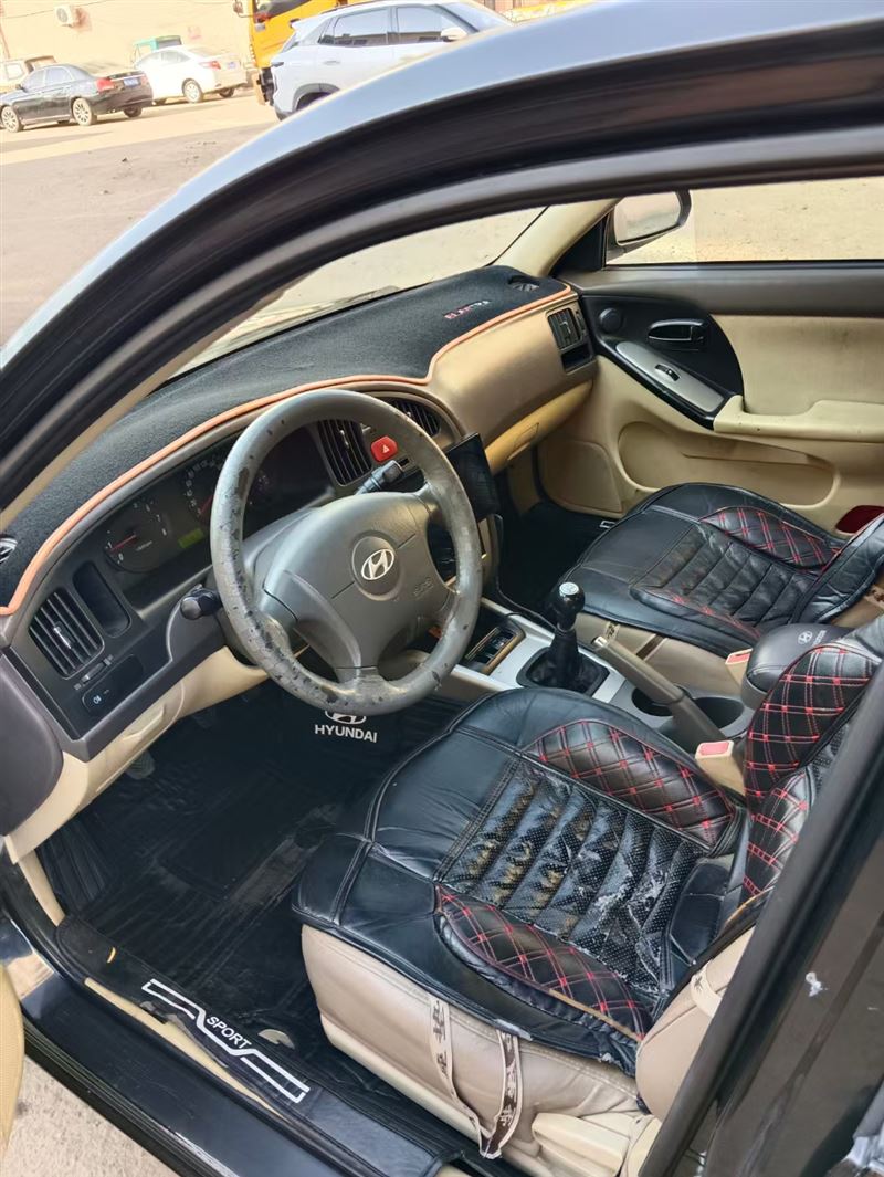 11年新款現(xiàn)代伊蘭特手動(dòng)高配