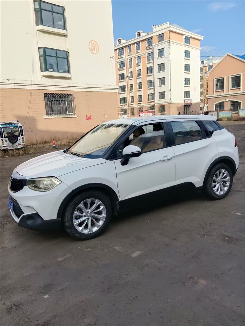 15年華晨中華v3手動(dòng)高配