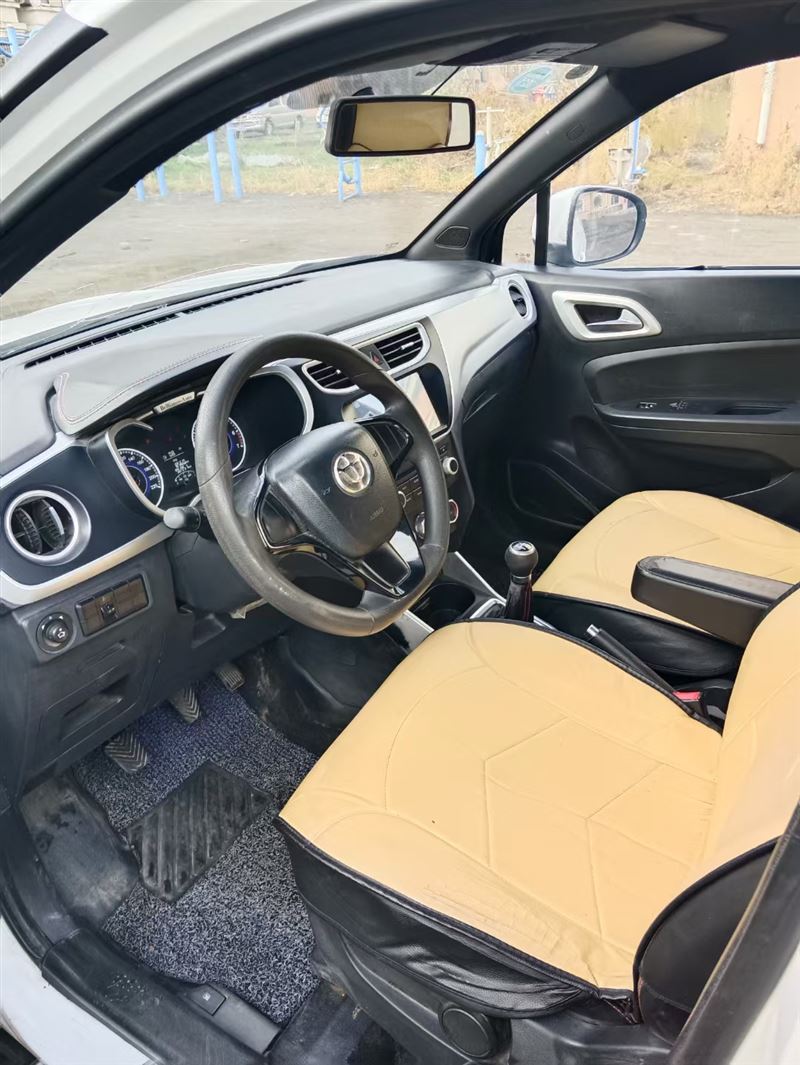 15年華晨中華v3手動(dòng)高配