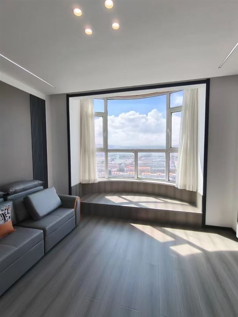 銀泉高層31樓69平精裝25萬