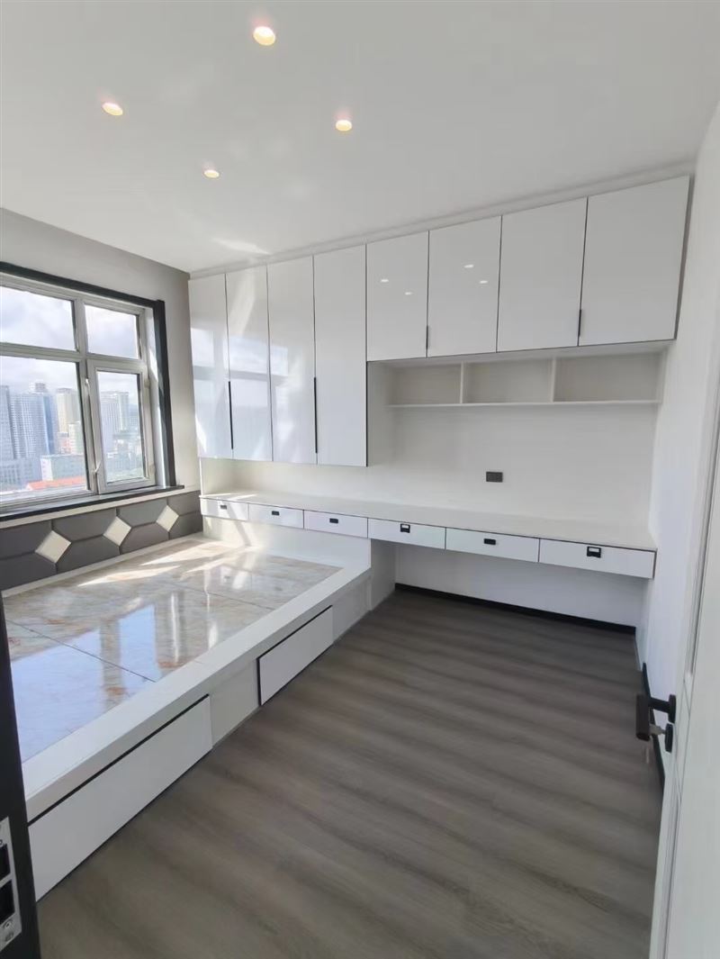 銀泉高層31樓69平精裝25萬