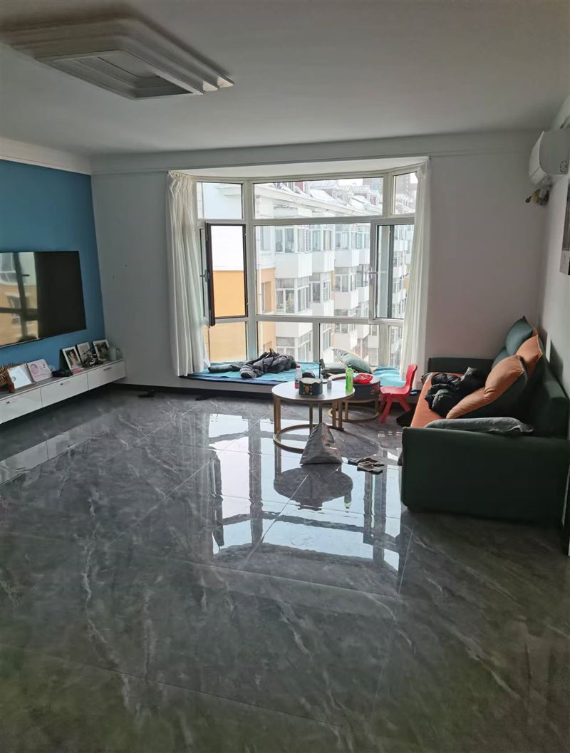 東方花園精裝修樓房出售