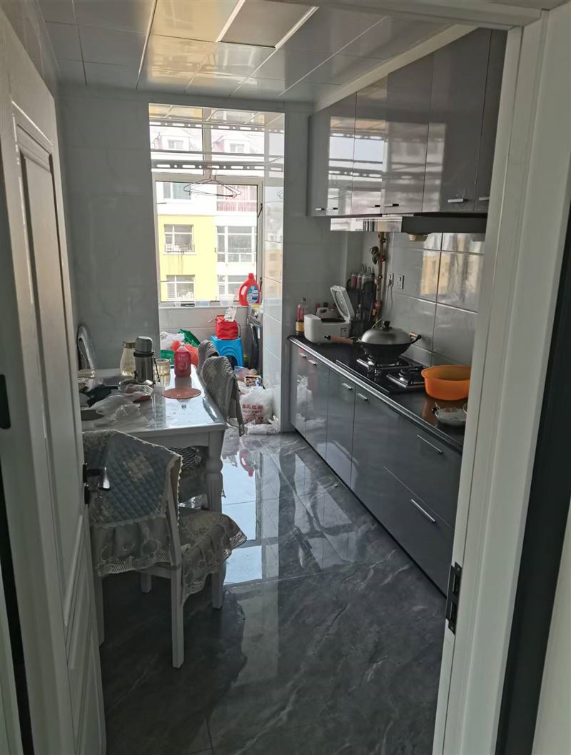 東方花園精裝修樓房出售