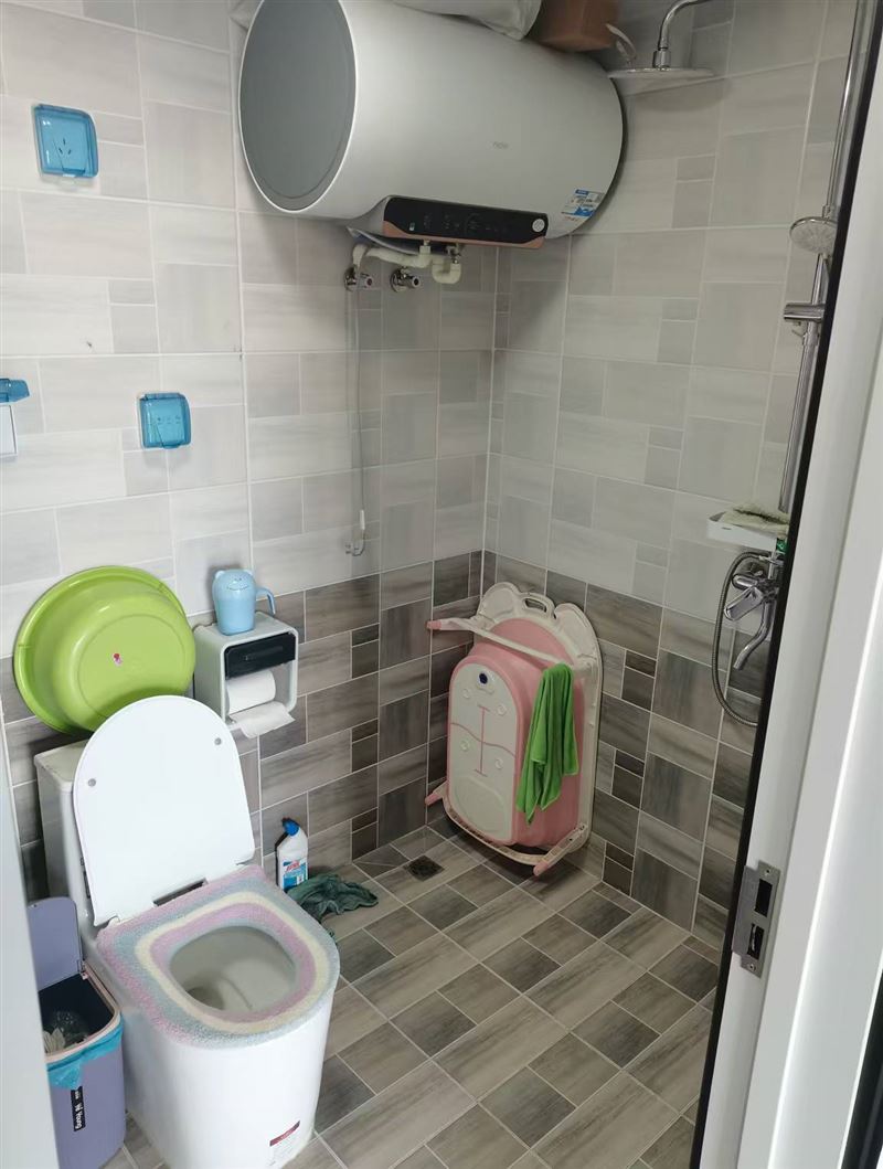 東方花園精裝修樓房出售