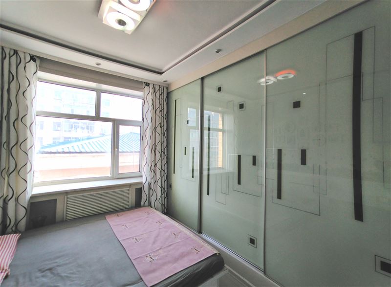 茄子河分局家屬樓2號(hào)樓4樓