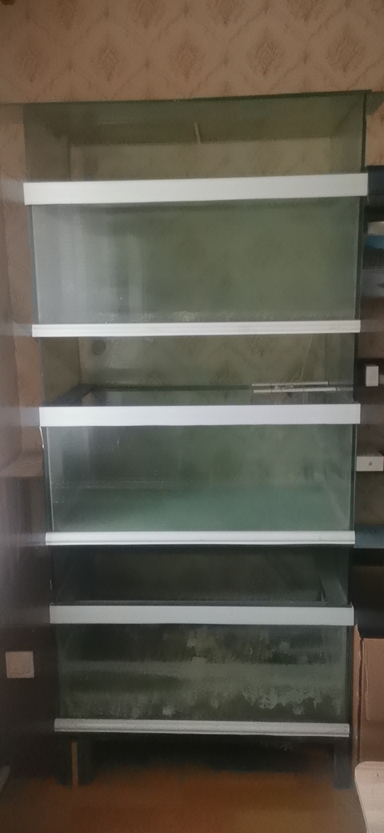 出售魚(yú)缸3個(gè)