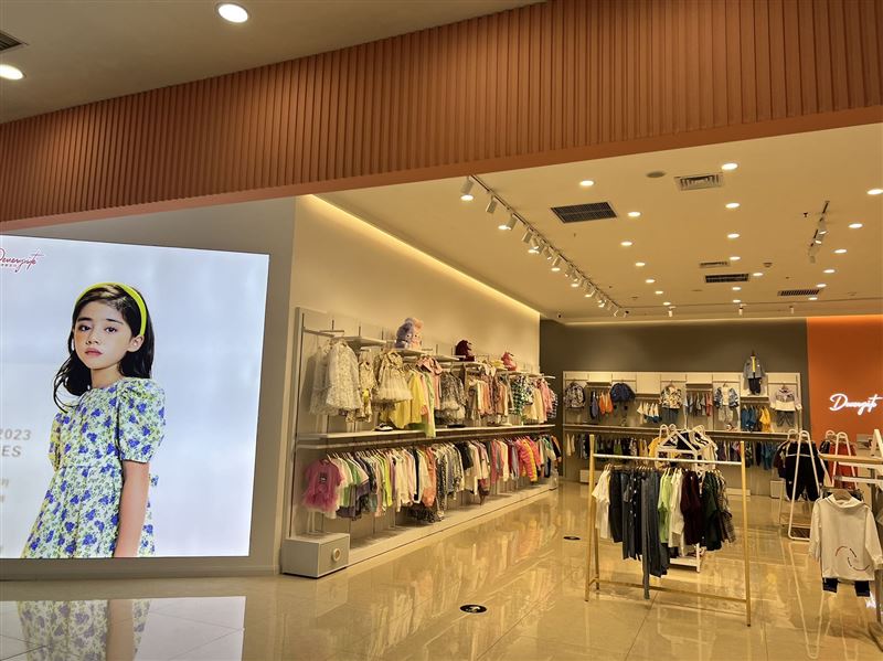 東北亞德蒙斯特童裝招聘優(yōu)秀導(dǎo)購(gòu)員