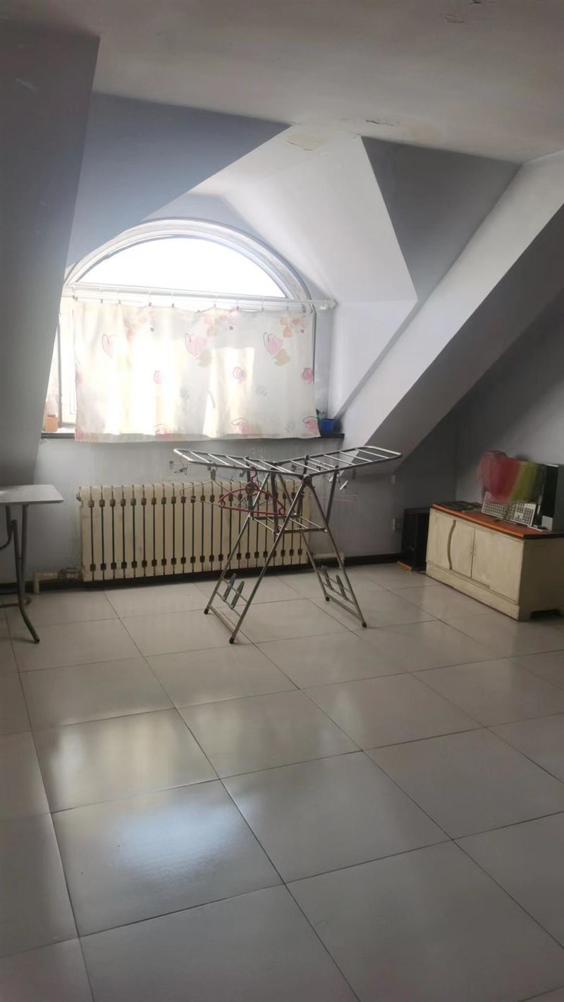 出租景豐家小區(qū)閣樓