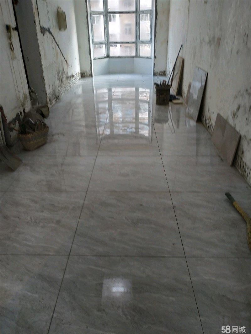 城信家裝:專業(yè)瓦工姜師傅代修墳?zāi)? border=