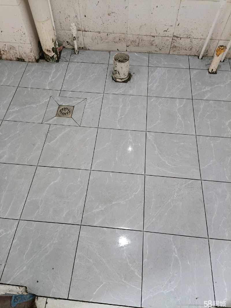 城信家裝:專業(yè)瓦工姜師傅代修墳?zāi)? border=