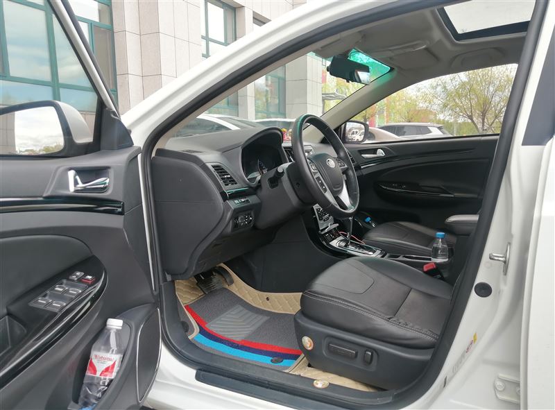 比亞迪速銳自動擋高配