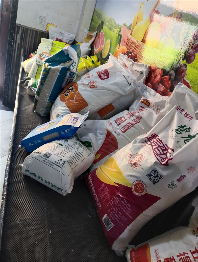 正常營業(yè)旺鋪水果蔬菜超市外兌