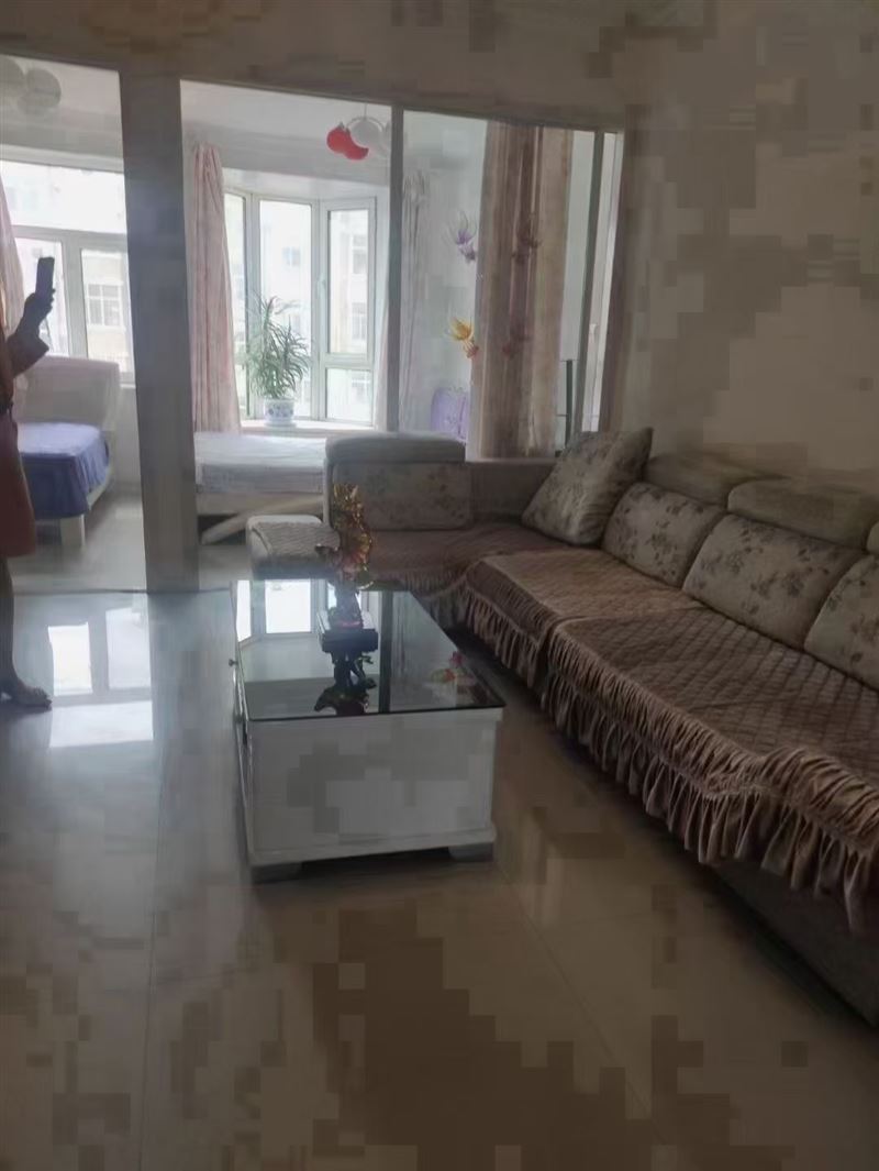 銀泉小區(qū)5樓66平精裝23萬(wàn)最低