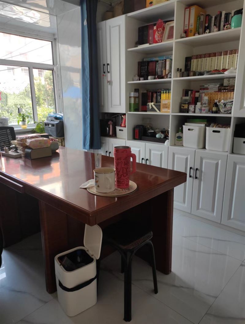 湖濱小區(qū)一樓半107平精裝39.5萬