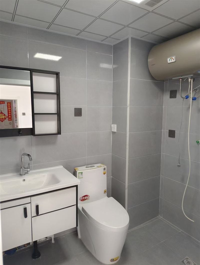 惠民小區(qū)5樓精裝