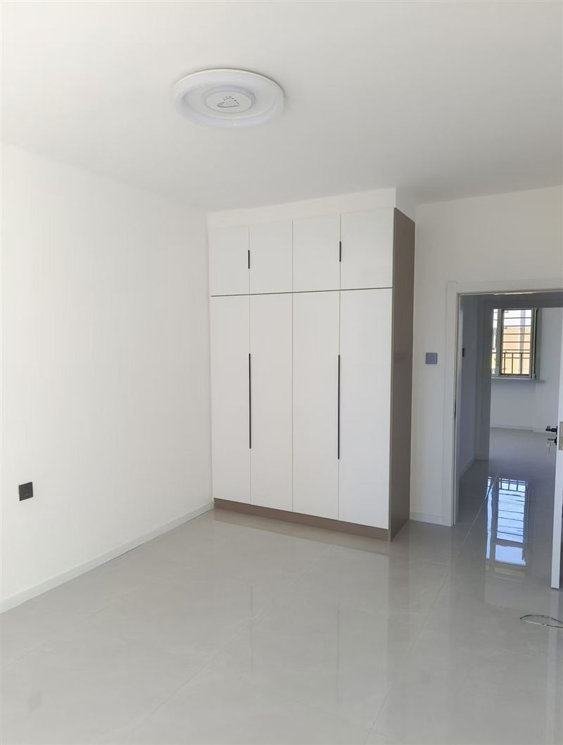 惠民小區(qū)5樓精裝