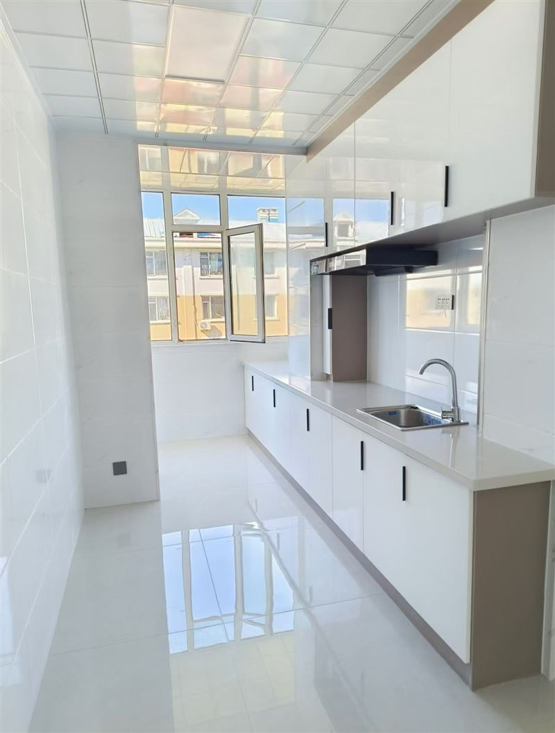 惠民小區(qū)5樓精裝