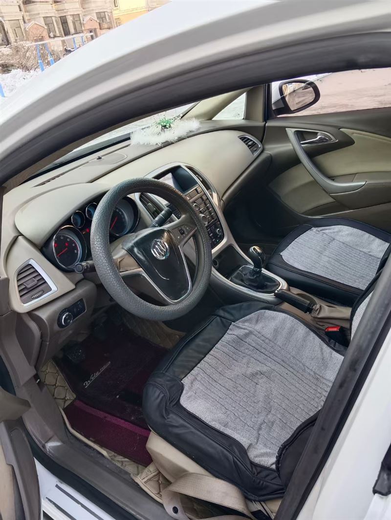 14年英朗GT手動高配原值13萬