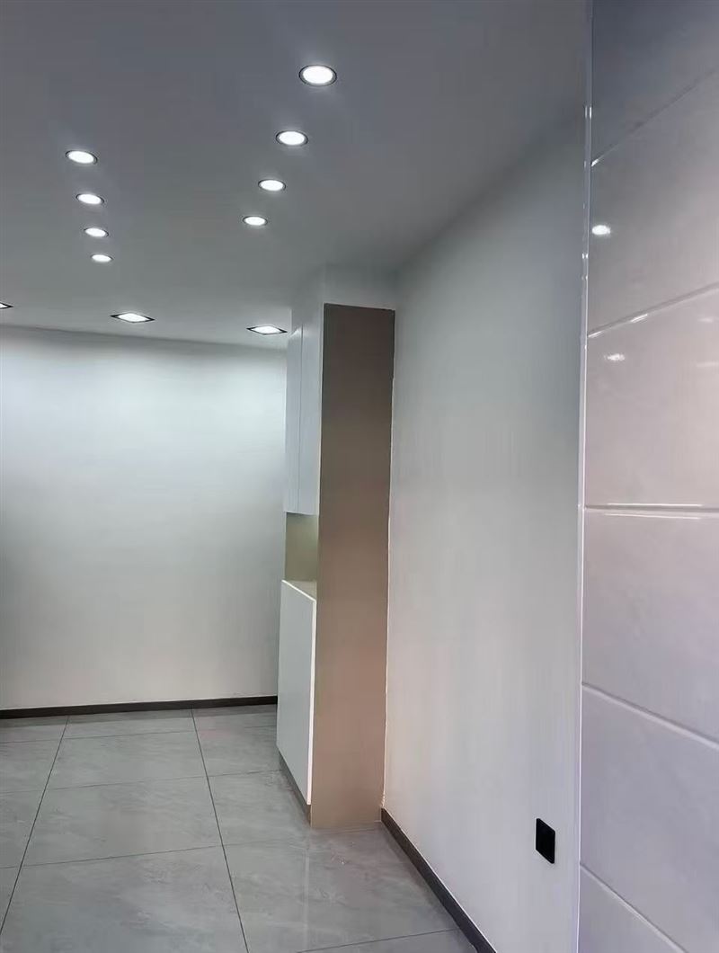 降價(jià)出售九中九小房