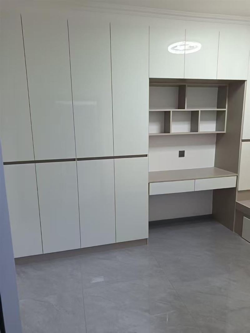 七星花園A區(qū)一樓中門(mén)