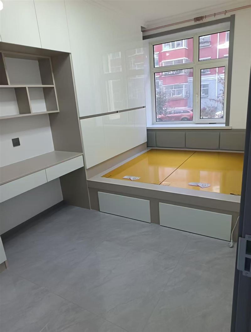 七星花園A區(qū)一樓中門(mén)