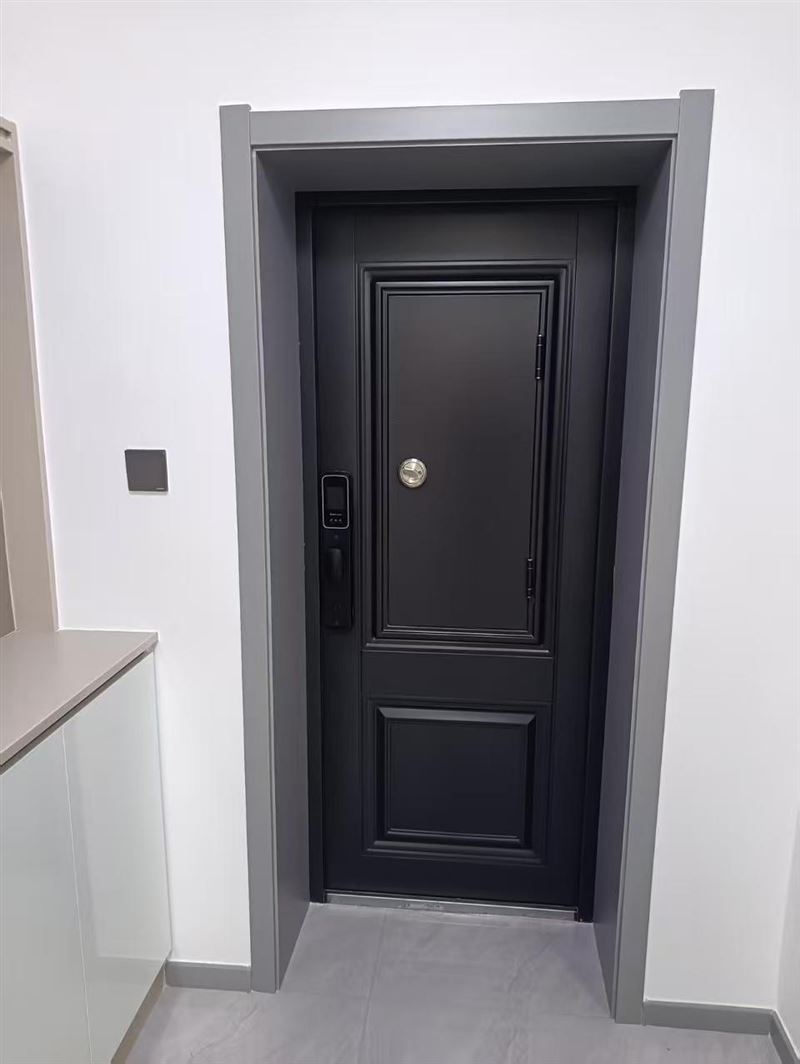 七星花園A區(qū)一樓中門(mén)