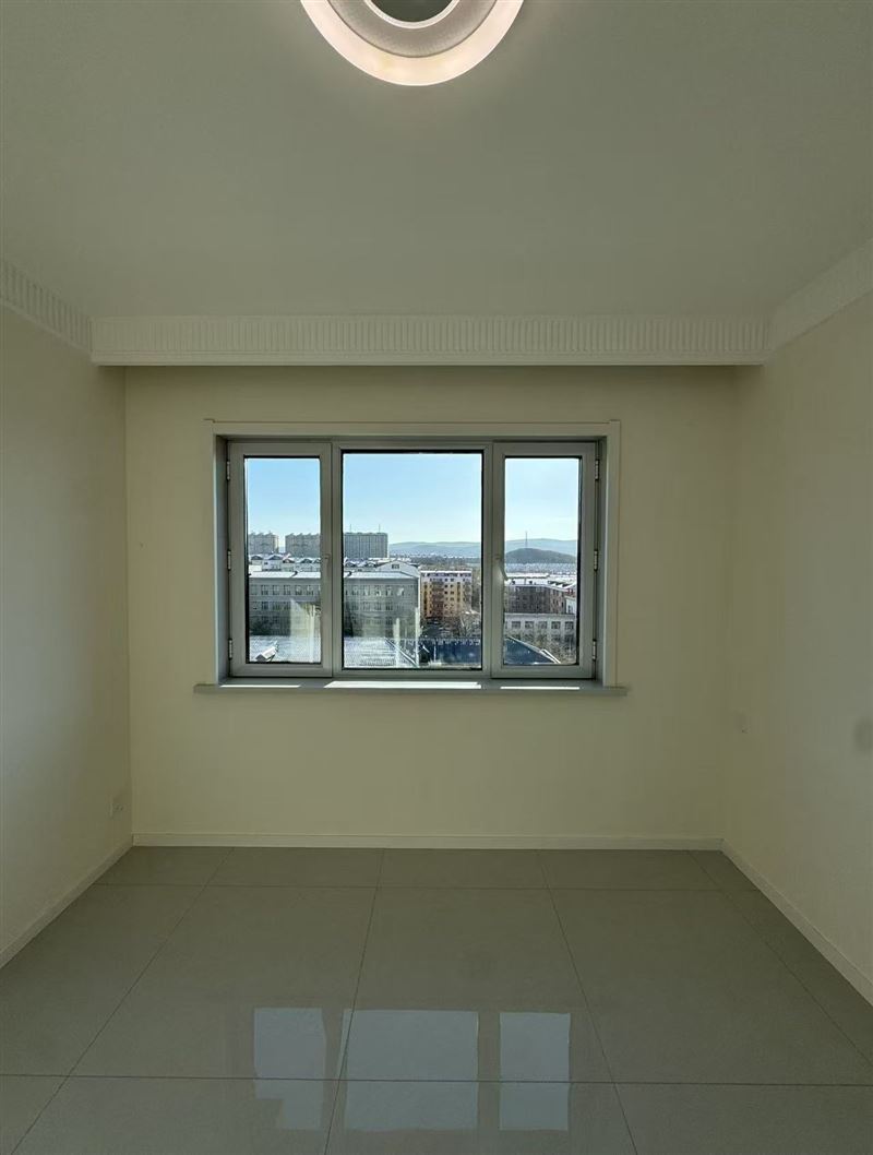 出售花園新區(qū)8樓