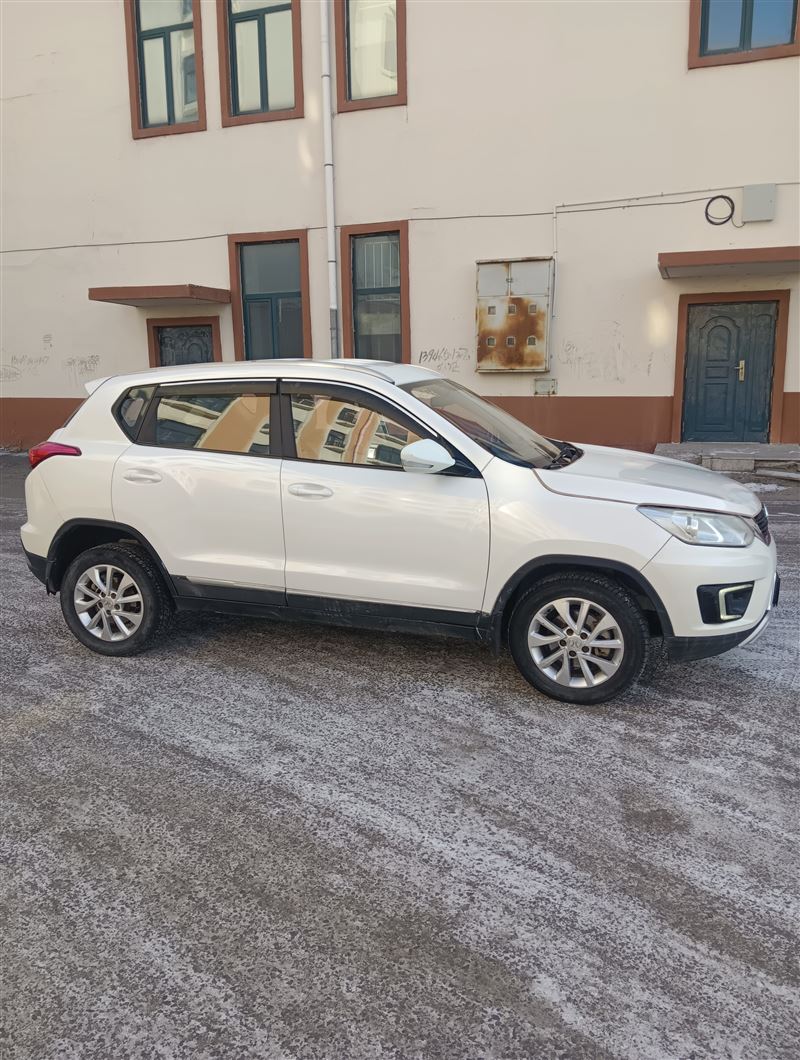 17年北汽紳寶x35手動(dòng)高配