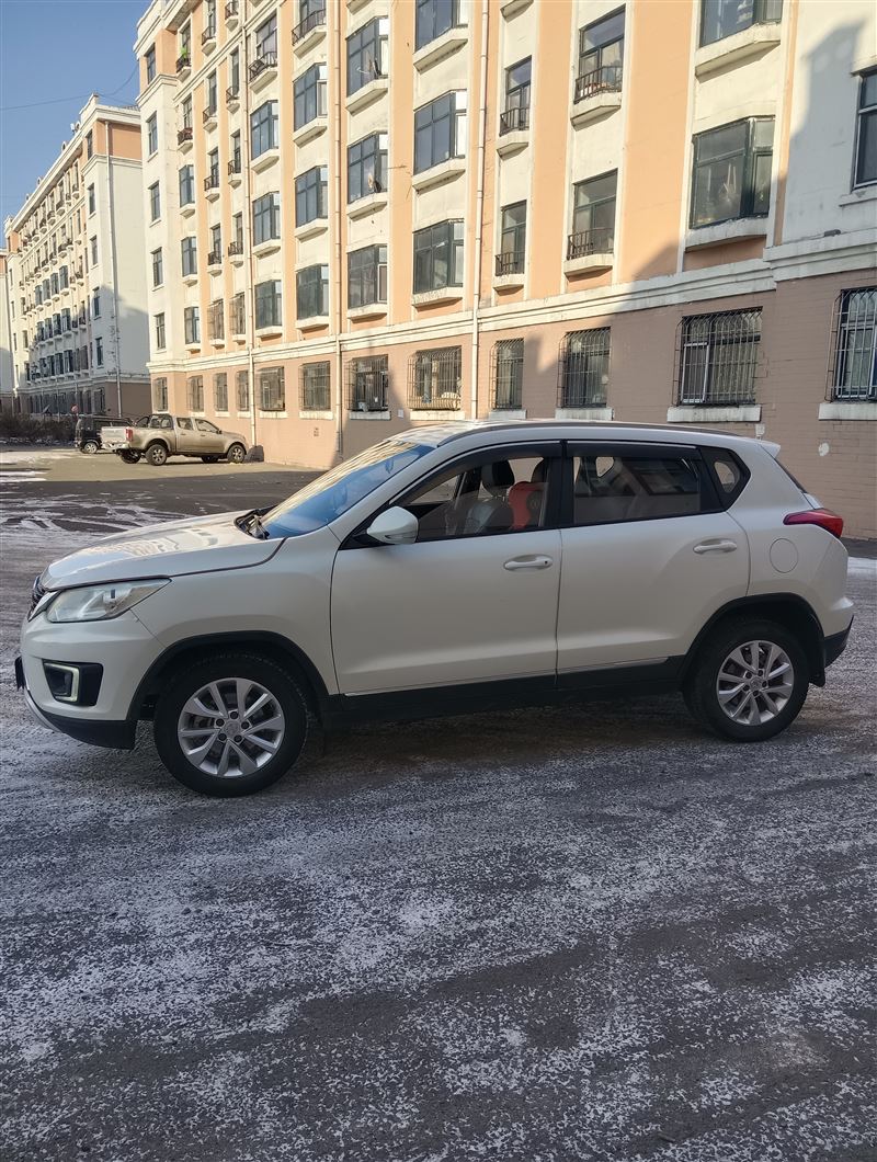 17年北汽紳寶x35手動(dòng)高配