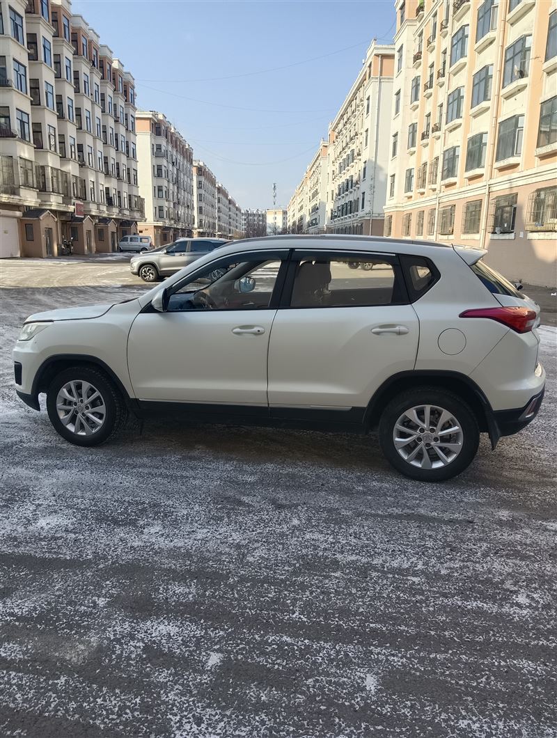 17年北汽紳寶x35手動(dòng)高配