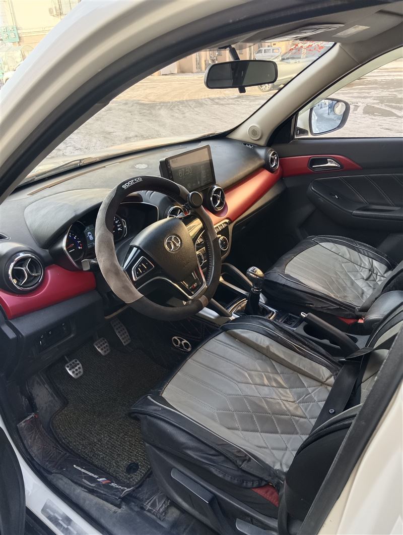 17年北汽紳寶x35手動(dòng)高配