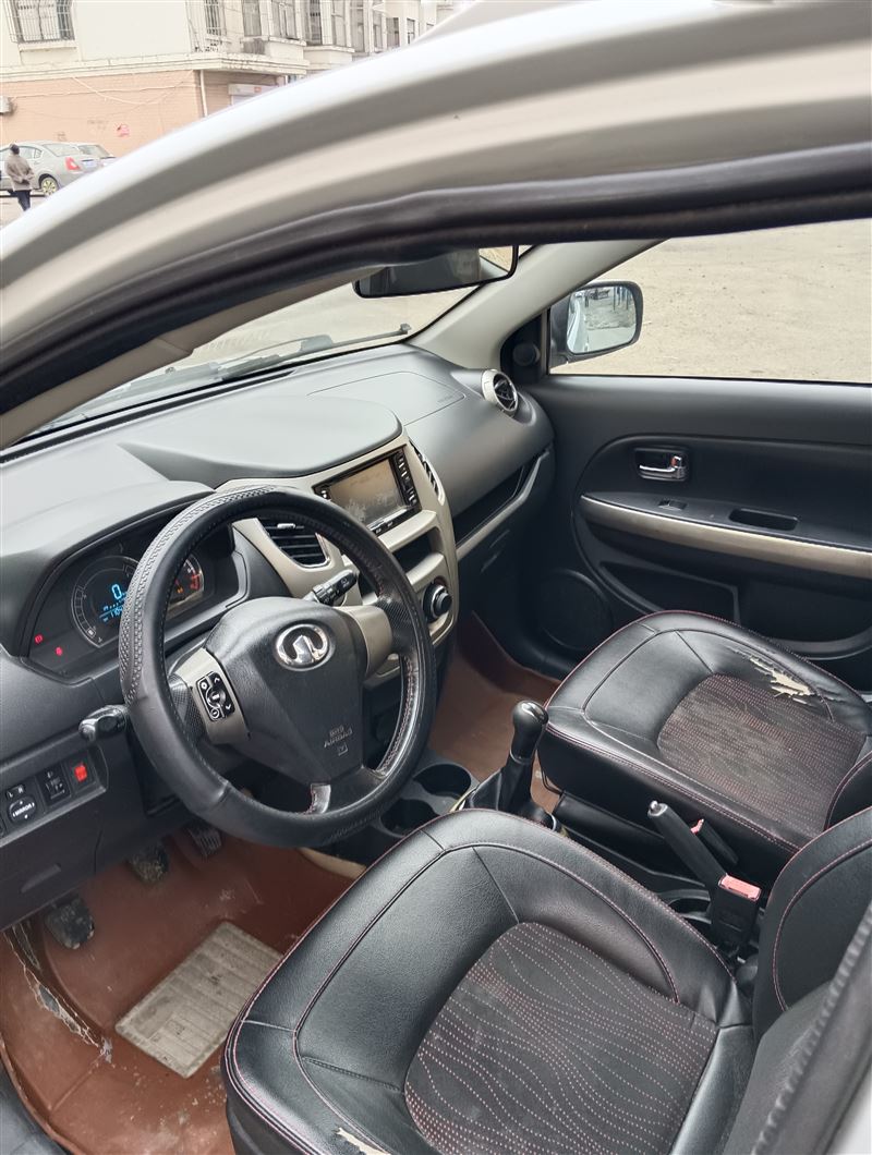 13年長(zhǎng)城m4手動(dòng)高配