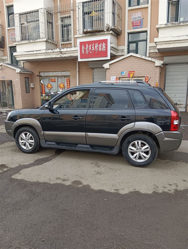 13年現(xiàn)代途勝手動高配原值20來萬