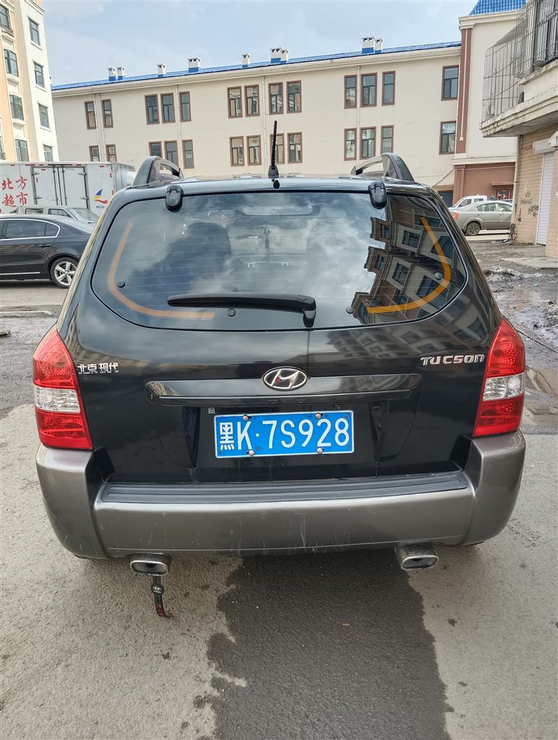 13年現(xiàn)代途勝手動高配原值20來萬