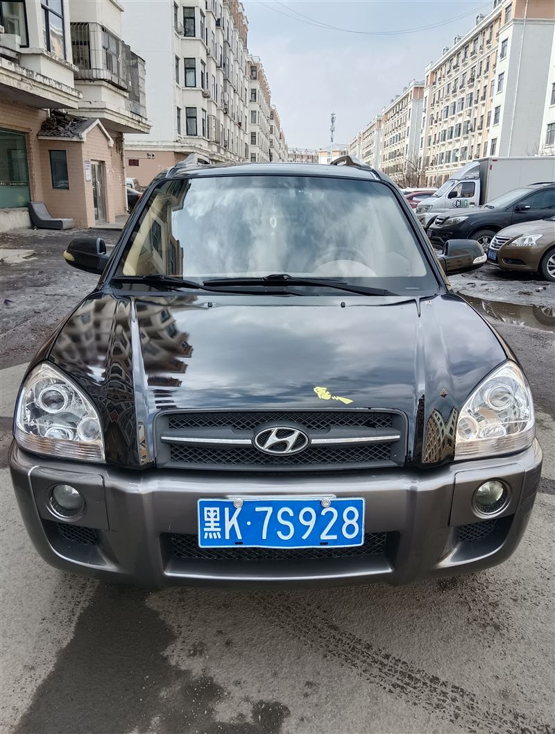 13年現(xiàn)代途勝手動高配原值20來萬