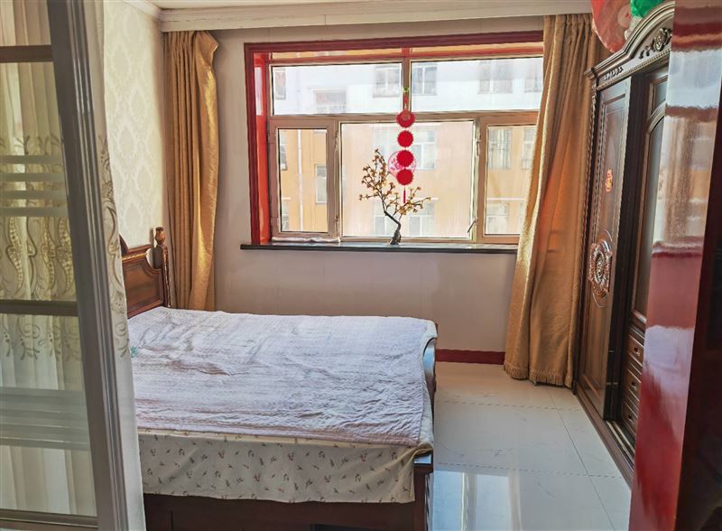 保中學(xué)校學(xué)區(qū)房吉售