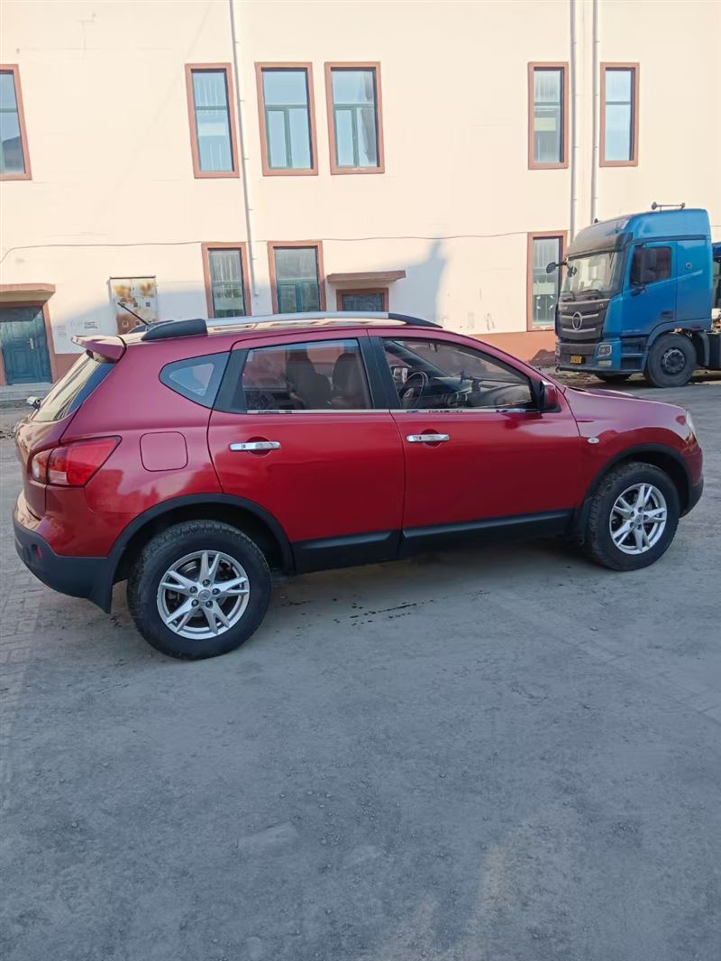 09年尼桑逍客手動(dòng)高配