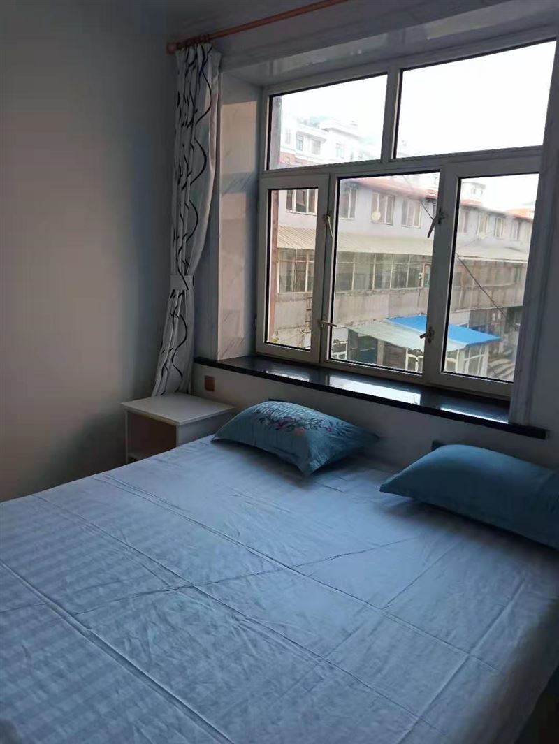 出賣茄子河商貿(mào)城西側(cè)金葉賓館