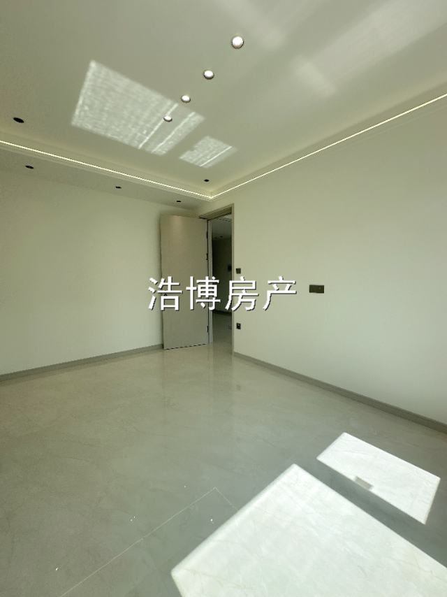 七號(hào)公館電梯房14樓